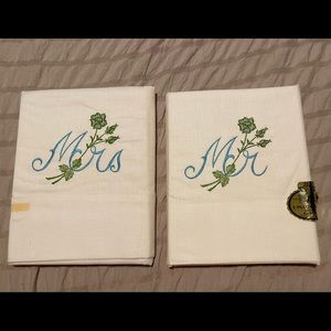 Mr & Mrs pillow cases~vintage.